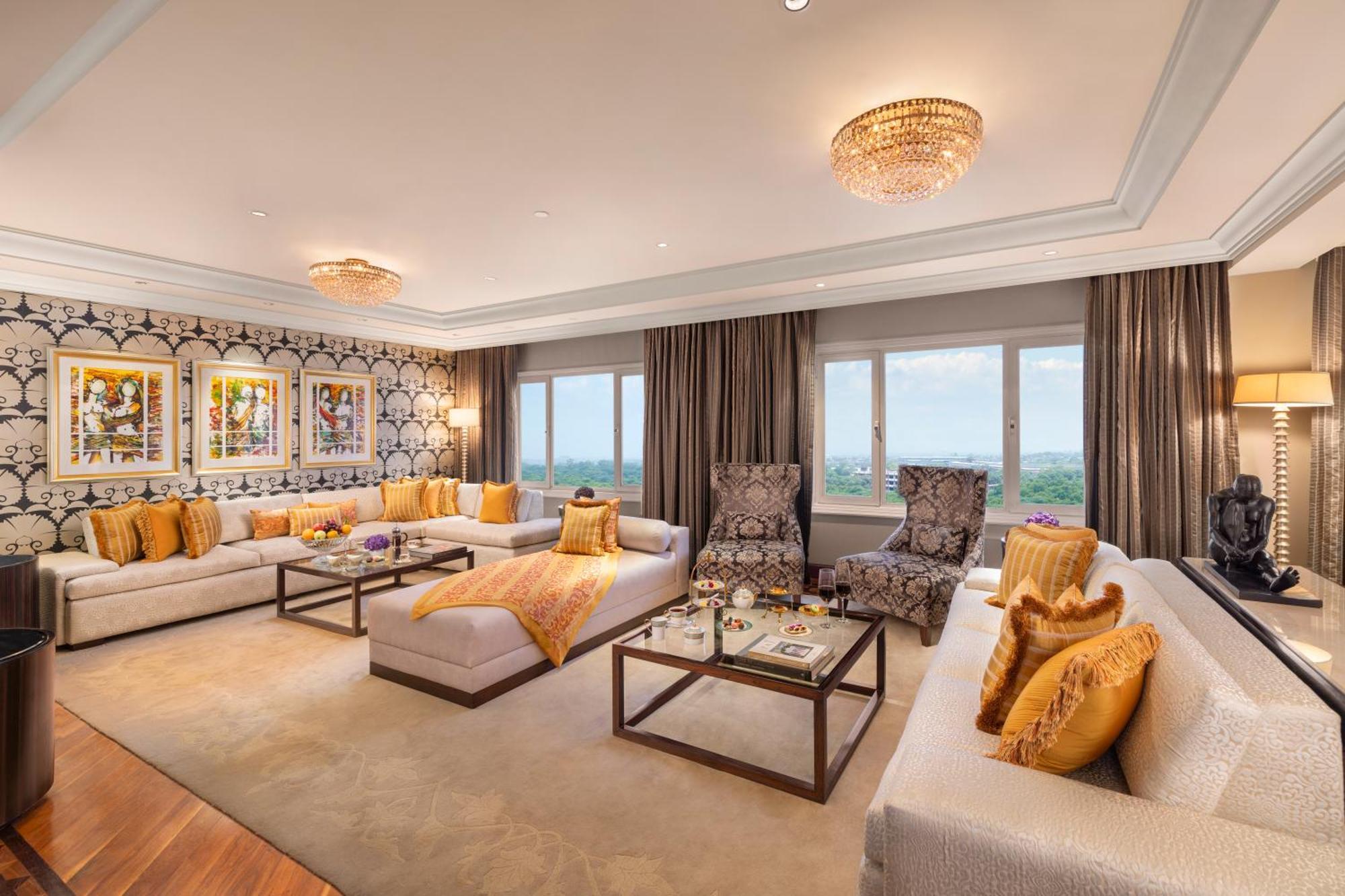 Taj Palace, Új-Delhi Kültér fotó The living room of a suite at the Mandarin Oriental, Munich