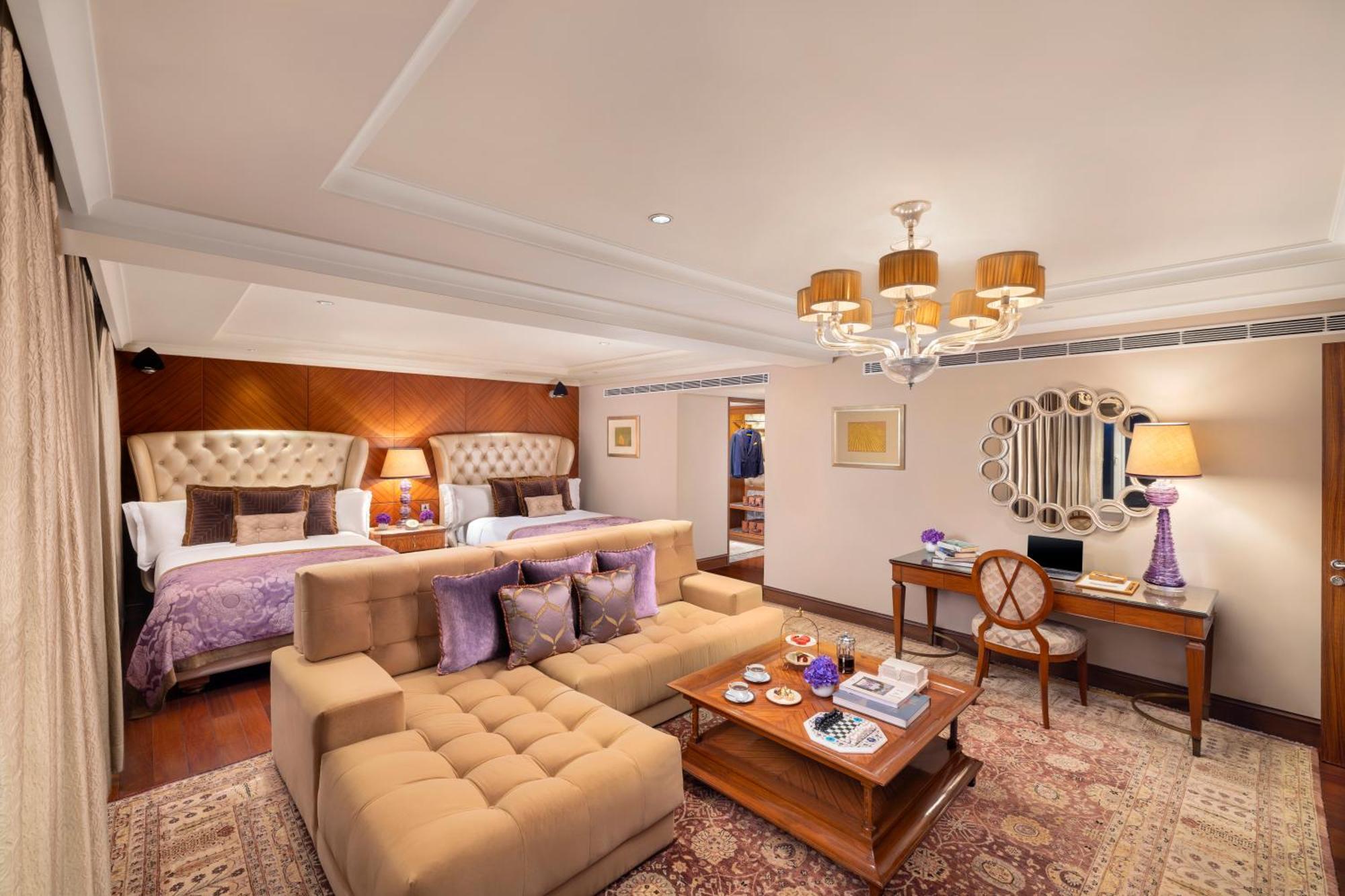 Taj Palace, Új-Delhi Kültér fotó A suite at the Taj Mahal Palace